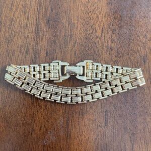 Avon Gold-Tone Clasp Bracelet